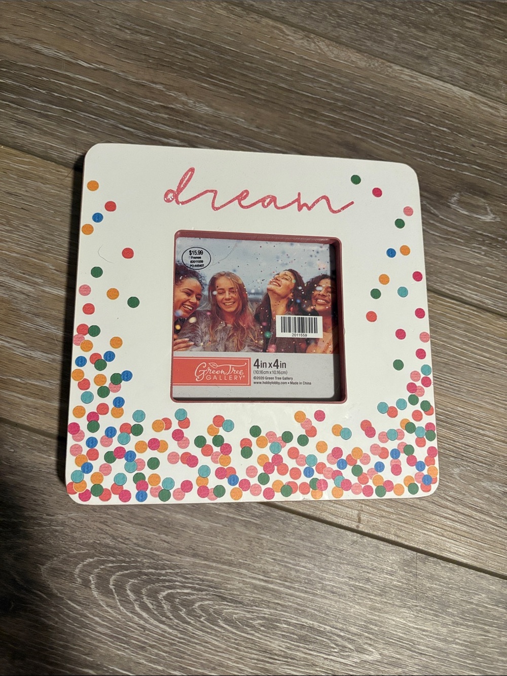 Picture frame for 4”x4” photo NWT